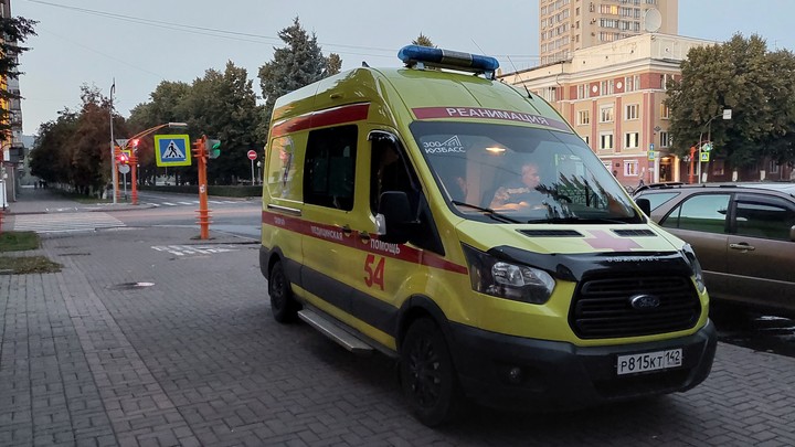 В Кемерове две юные гимнастки после трюков попали на операционный стол