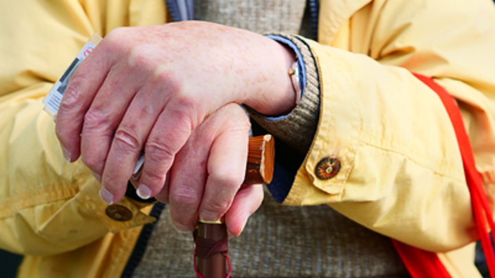 Волонтеры привезли помощь ветерану украинских ВВС в Токмаке