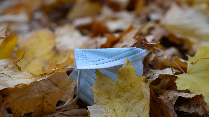 Живая вакцина может выйти из-под контроля. Специалисты назвали скрытую угрозу омикрона