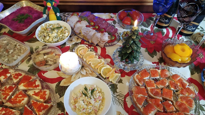 Новогодний стол без вреда для здоровья: какие продукты лучше исключить