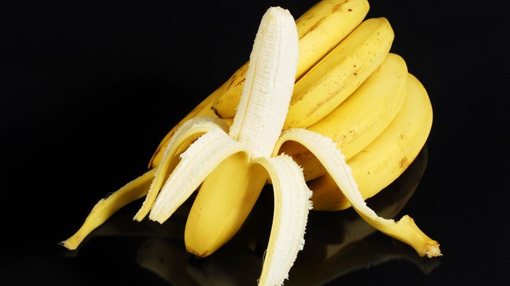 Лучше не покупать: Как отличить ГМО-фрукты в магазине