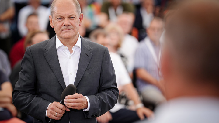 Шольц пообещал не давать Киеву оружие против России. Однако его сразу разоблачили русские