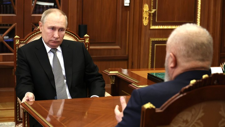 Уши Путина разобрали до миллиметра: Поездка в Мариуполь переросла в поиск двойника