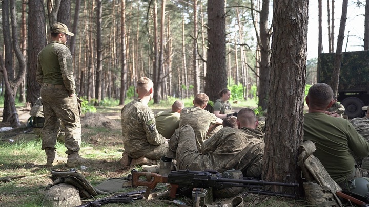 В НАТО - без плана. Кулеба меняет правила вступления под Киев
