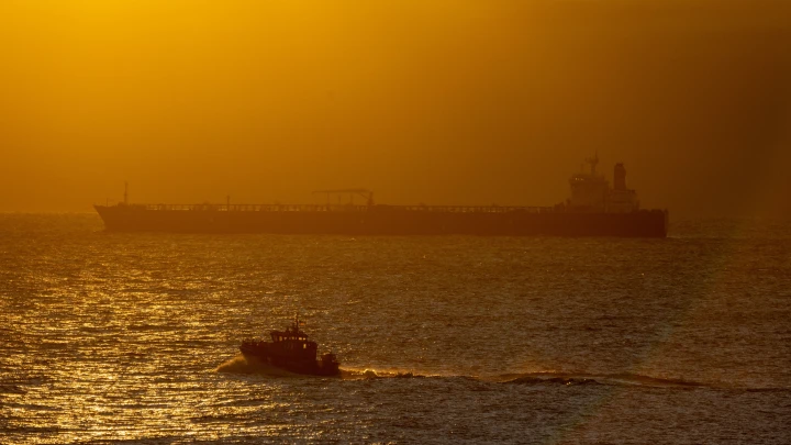 Странные взрывы. Новый фронт против России открыт? О ЧП в Усть-Луге высказался Блытов