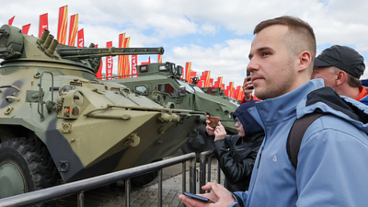 Если позовут, все пойдут: посетители выставки военных трофеев напугали западных журналистов
