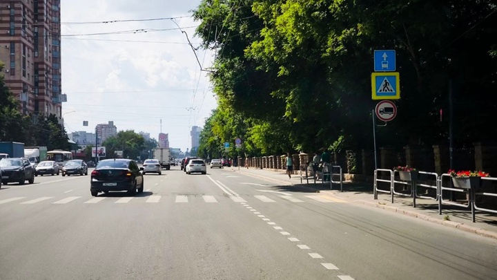 В центре Челябинска появилась еще одна дорога, закрытая для автомобилистов