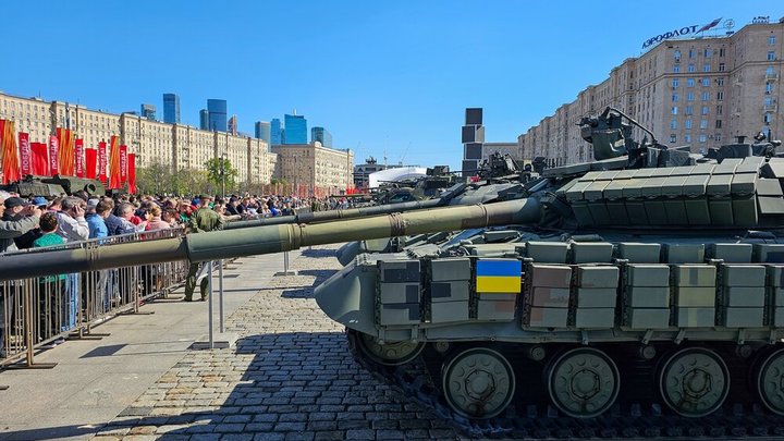 Сердючка-Данилко посылал русских, а теперь заплакал и просит мира: Прогулка на кладбище оказалась переломной