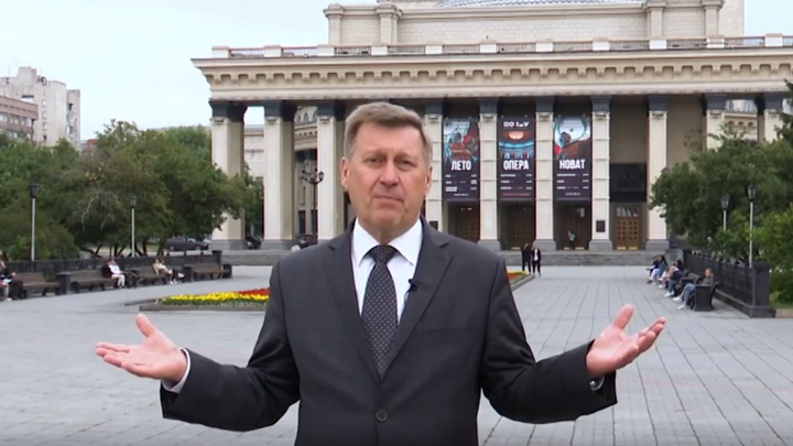 «Торт съели, а подарок не подарили»: Новосибирцы раскритиковали поздравление мэра с Днём города
