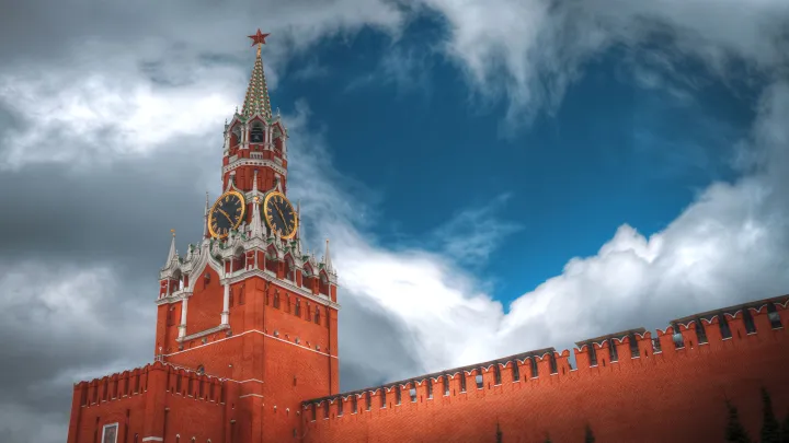 Главное за день 19 июня: снижение ключевой ставки, Киев вновь атакует Москву и неформальные переговоры по Украине