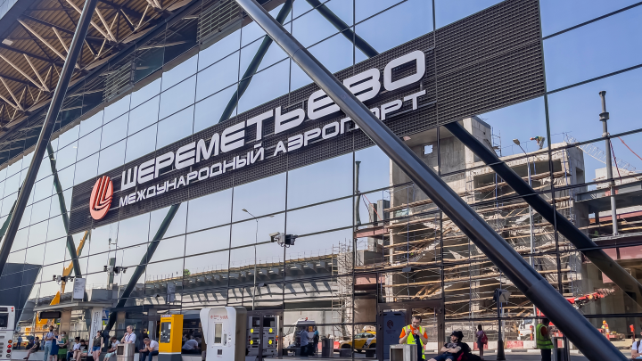 Все аэропорты Москвы временно закрыты: что происходит с рейсами