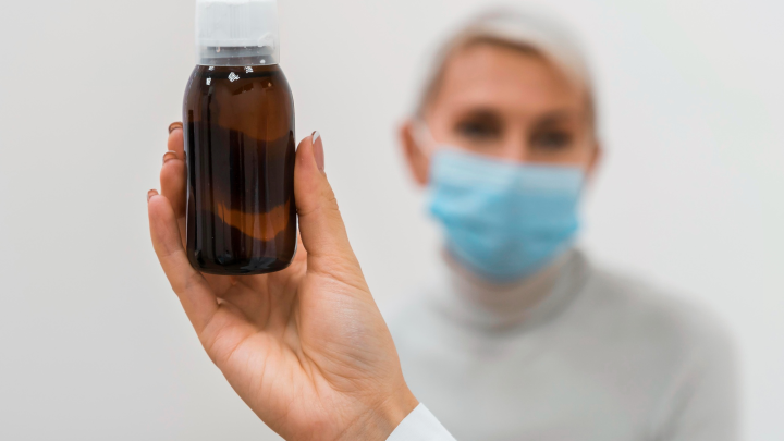 Жена скончалась, муж в реанимации: тайна загадочной болезни и сиропа от кашля