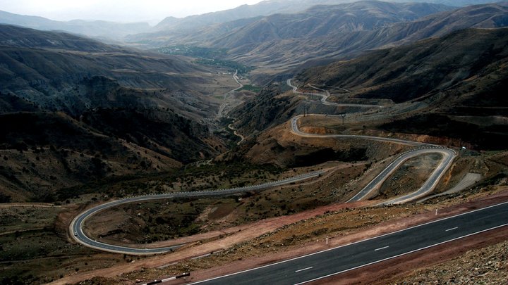 МЧС Армении: на территории страны есть непроходимые дороги
