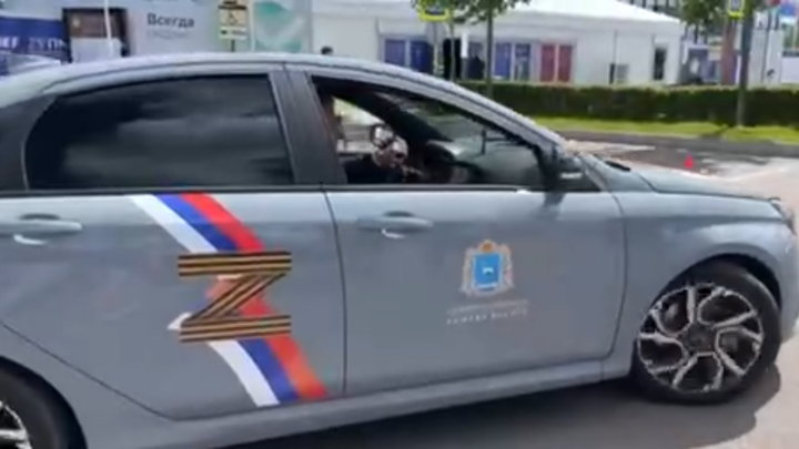 Губернатор Азаров досрочно выполнил предложение министра Силуанова: приехал к президенту на Lade