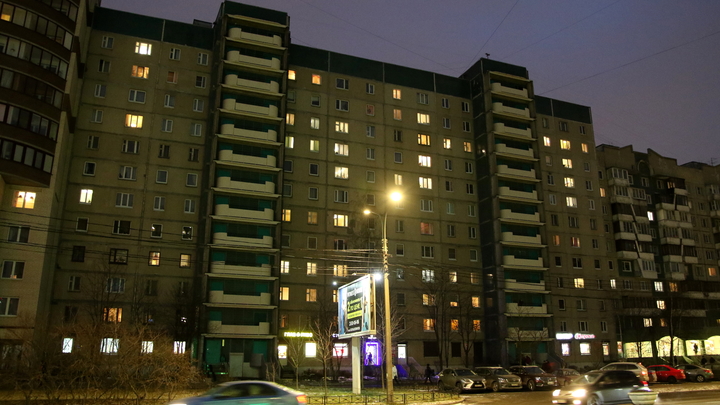 Пожар в квартире ЖК Дивногорский в Новосибирске попал на видео