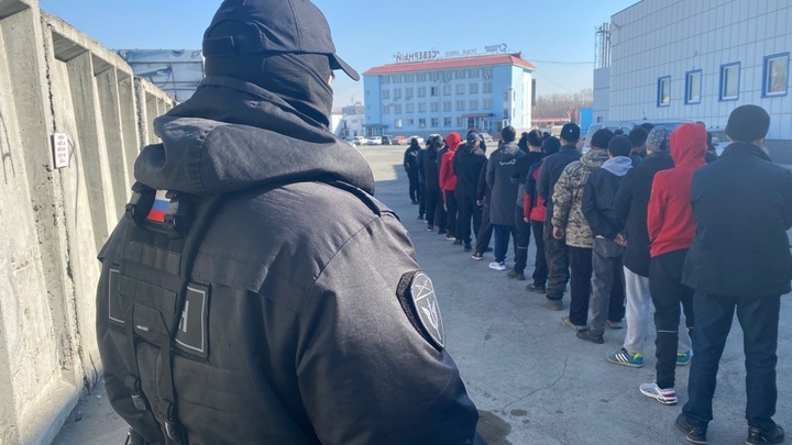 Несколько человек на квартиру: челябинцы фиктивно зарегистрировали 50 мигрантов