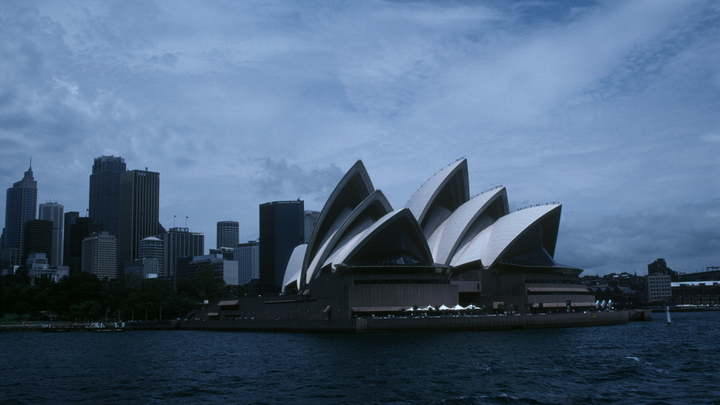 Русских дипломатов захотели подставить с землёй в Австралии. Но просчитались