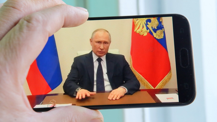 Конспирологи зацепились за галстуки Путина: Это уже не очень смешно