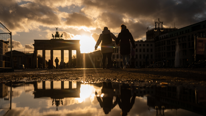 В Берлине не рады девушке с плакатом из новостей: Овсянникову геть