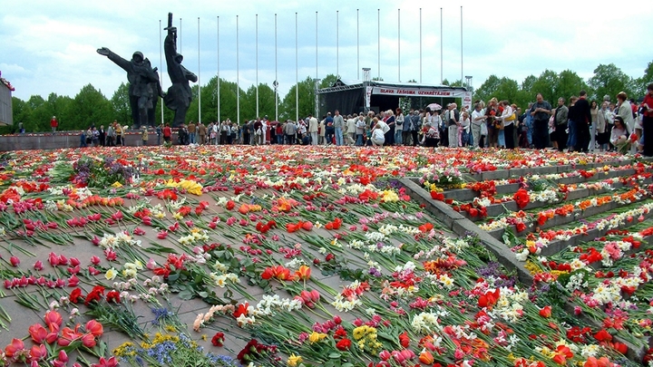 В Латвии начали вытравливать память о Победе уголовным кодексом
