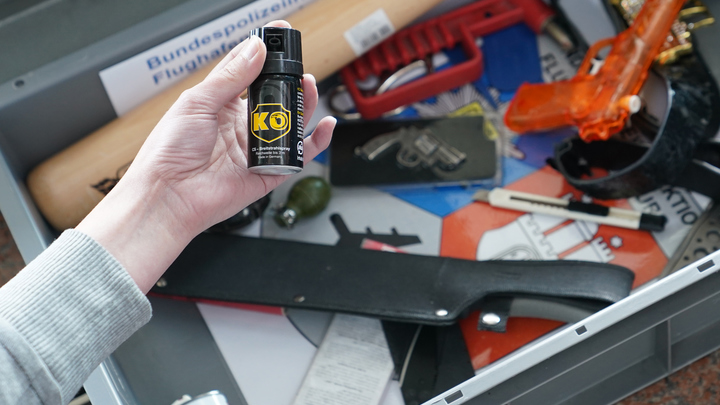 В Гулькевичском районе 14 детей попали в больницу из-за перцового баллончика