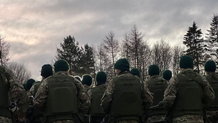 На улице производителей оружия праздник: Британия вступает в войну?