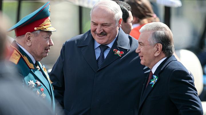 Лукашенко впервые со Дня Победы появился на публике