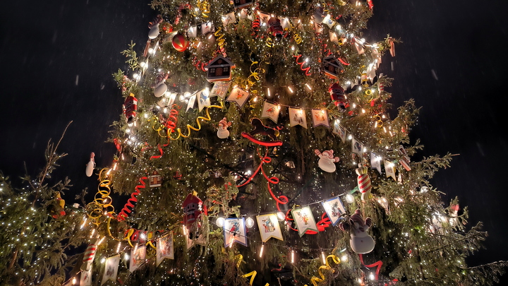 Неголубой огонёк на Царьграде: Прямая трансляция самого русского Нового года