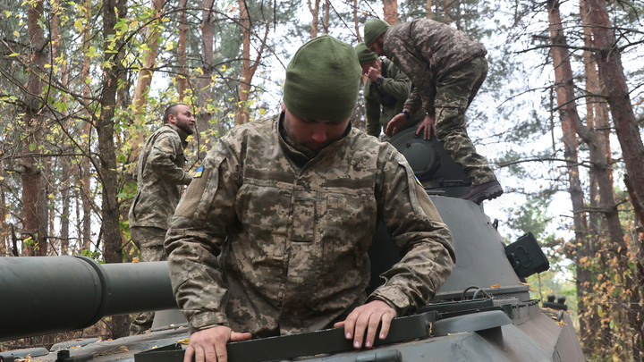 Бойцы Ахмата уничтожили в Судже боевиков ВСУ, развернувших флаг Украины