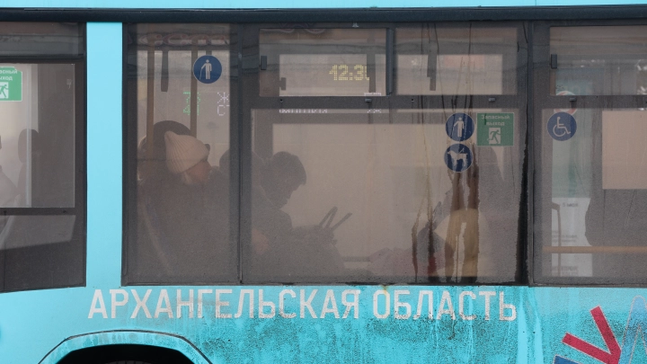 В Архангельске новое перекрытие изменило маршруты шести автобусов