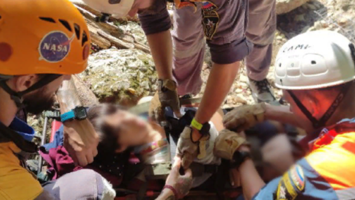 В Сочи из района Агурских водопадов эвакуировали туристку с травмой плеча