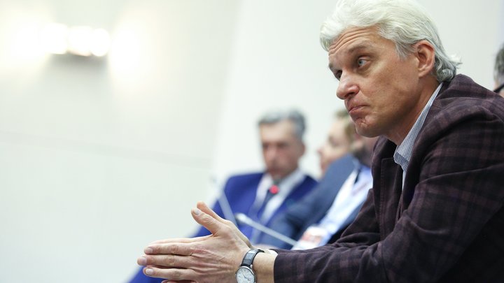 Лишат бумажки, и останешься ни с чем, под забором: Как на Западе расставляют капканы на наших с деньгами