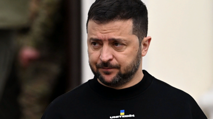 Зеленский объявил себя диктатором: Украинцев лишили права выбора