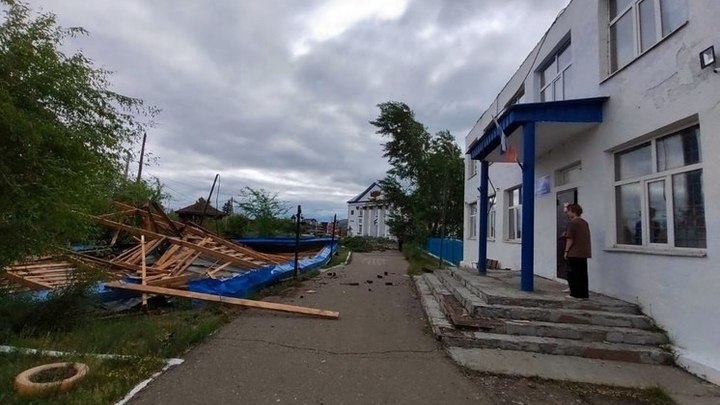 Ветер снёс крышу школы в Шилкинском районе