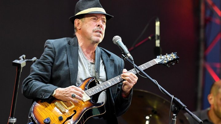 Бежавший из России Андрей Макаревич* не против выступить на Голубом огоньке