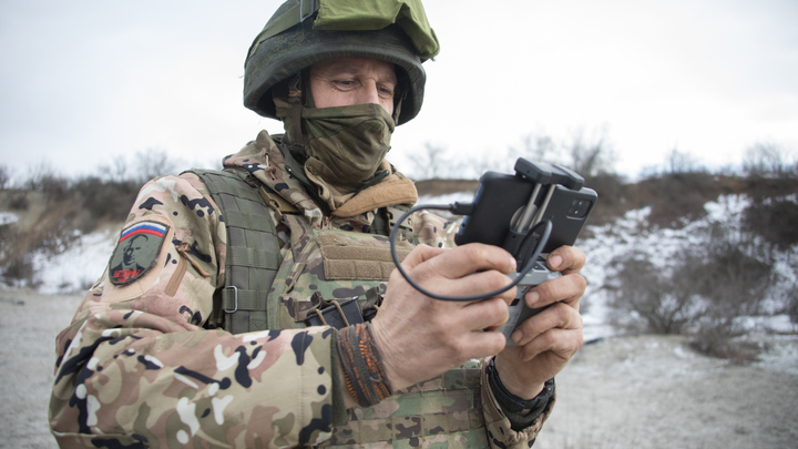 Русский боец при помощи БПЛА вывел украинского военного через минное поле ВСУ