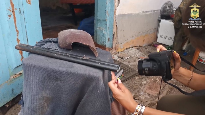 В Калининском районе ранее судимый мужчина пытался продать самодельный обрез