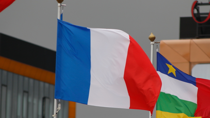 Единогласный раскол ЕС: Парламент Франции принял проармянскую резолюцию против “спасителя Европы”