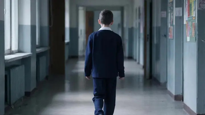 Mash: стрелявший в висок однокласснице подросток целился в другую девочку