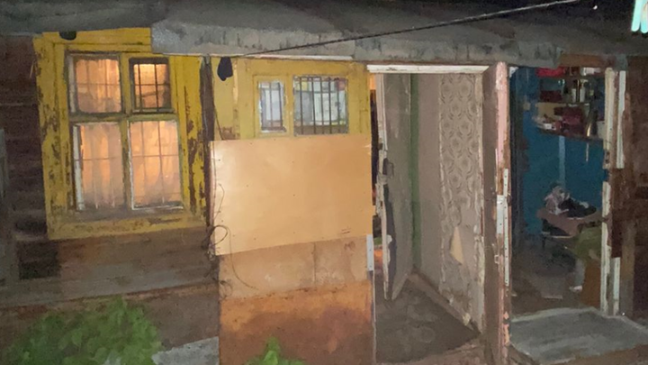 Жительница Самары прописала в разваливающейся хижине “батальон” мигрантов