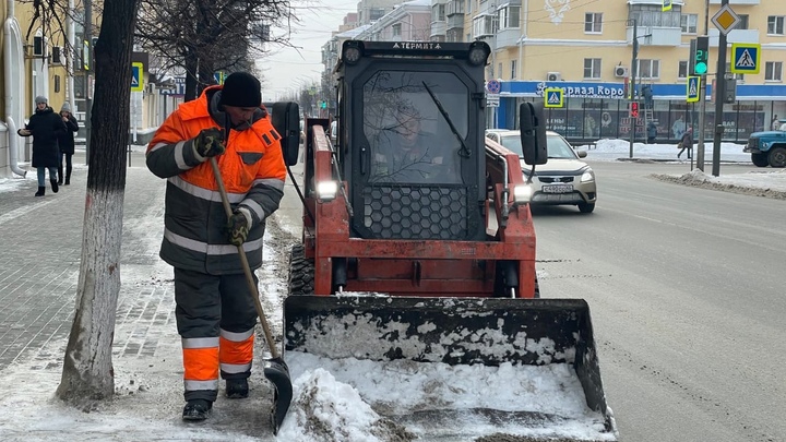 Жалобы на уборку снега мэрия Кургана принимает в соцсетях