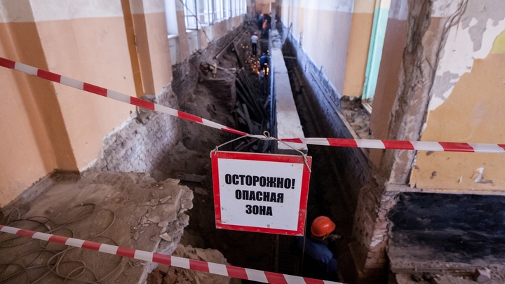 «Здание разваливается»: Построенная по проекту архитектора Крячкова школа нуждается в ремонте