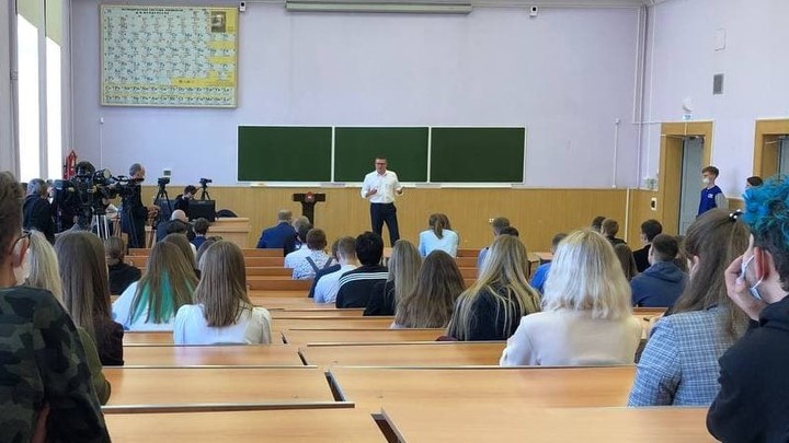 На лекции в ЮУрГУ губернатор призвал студентов вакцинироваться