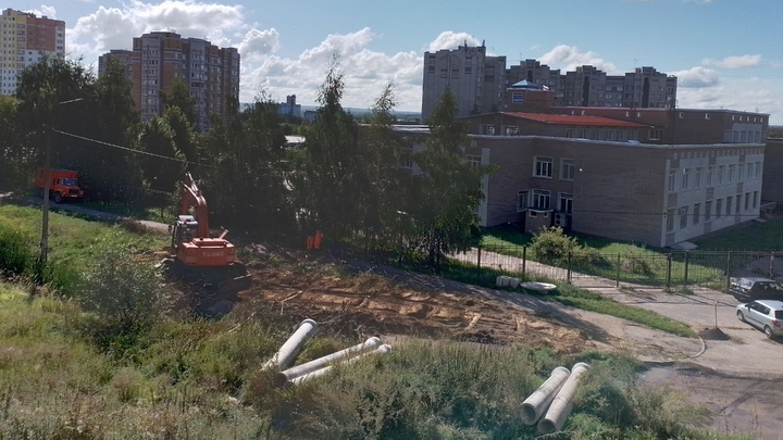 На улице Тихонравова во Владимире строят дорогу неизвестного назначения над канавой