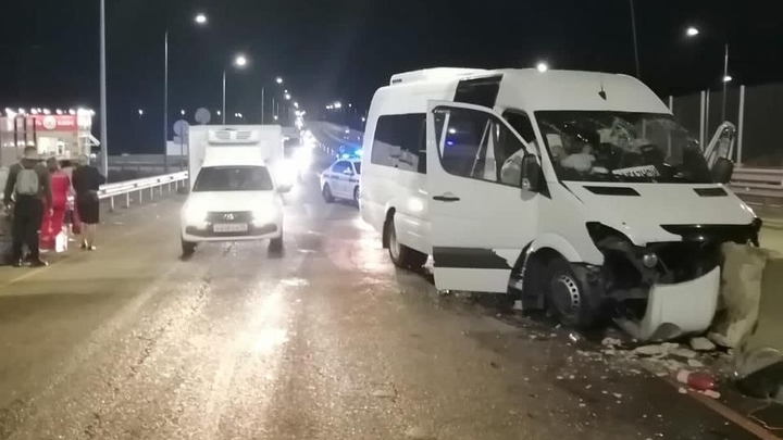 Девять пассажиров микроавтобуса пострадали в ДТП по дороге из Анапы