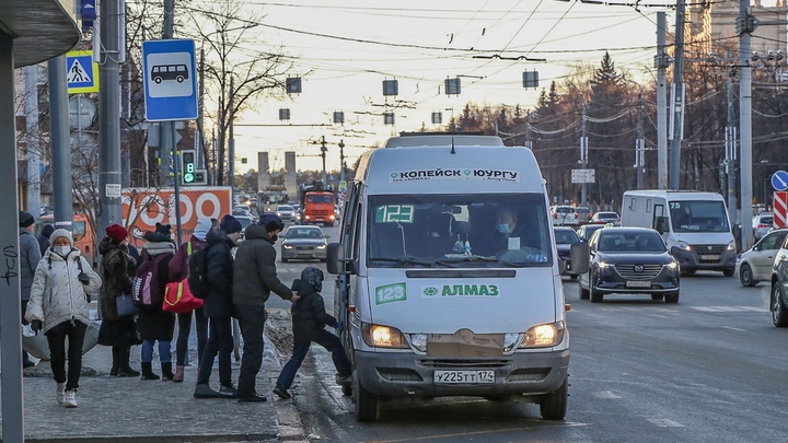 Полицейские задержали пьяного водителя маршрутки №123 на рейсе Челябинск-Копейск