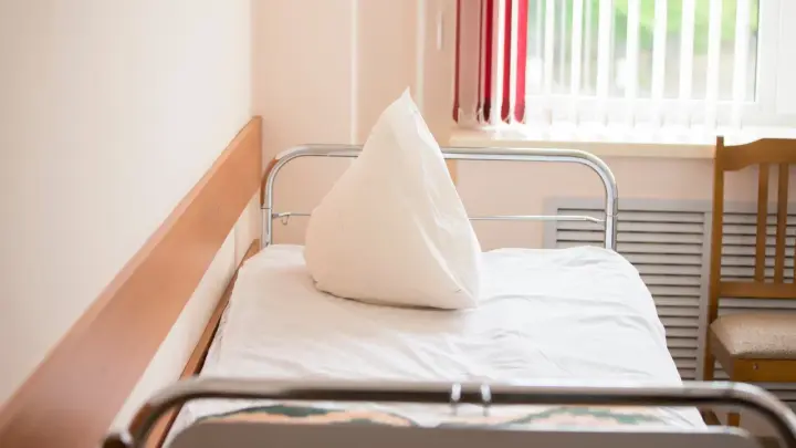 Гарика Харламова увезли в больницу со съемок из-за наушника: подробности