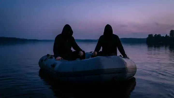 Побег гражданина России в Финляндию на резиновой лодке обернулся заключением