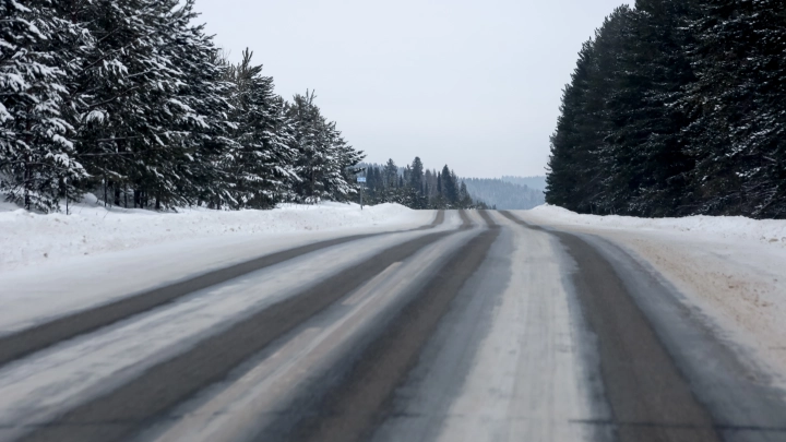 В деле Усольцевых появилась тайная дорога. Там нет камер и постов ДПС, - рассказал директор турбазы
