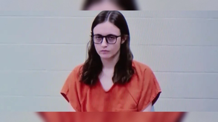 Урок на дому: в США молодая учительница изнасиловала двоих учеников, ей грозит 40 лет